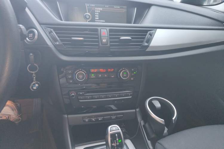 Used BMW X1 2014 sDrive18i Fashion Model Audio And AC Panel