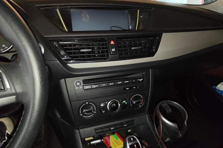 Used BMW X1 2014 sDrive18i Fashion Model Audio And AC Panel