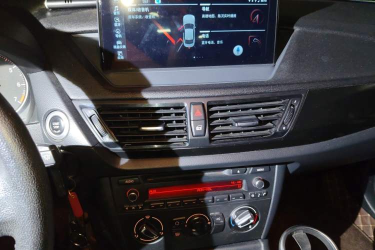 Used BMW X1 2014 sDrive18i Fashion Model Audio And AC Panel