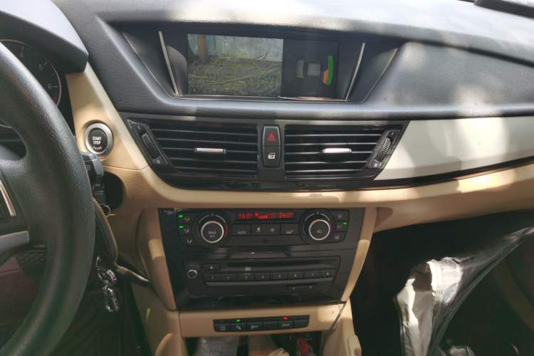 Used BMW X1 2014 sDrive18i Fashion Model Audio And AC Panel