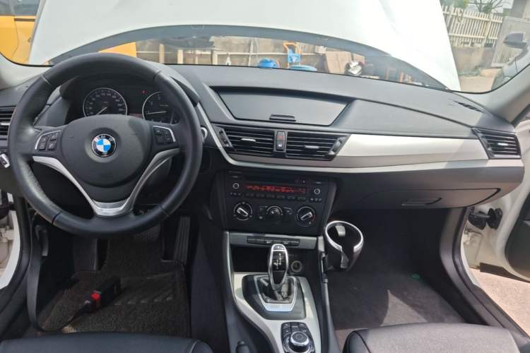 Used BMW X1 2014 sDrive18i Fashion Model Audio And AC Panel