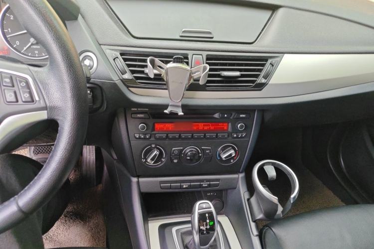 Used BMW X1 2014 sDrive18i Fashion Model Audio And AC Panel