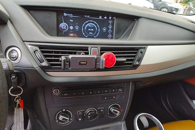 Used BMW X1 2014 sDrive18i Fashion Model Audio And AC Panel