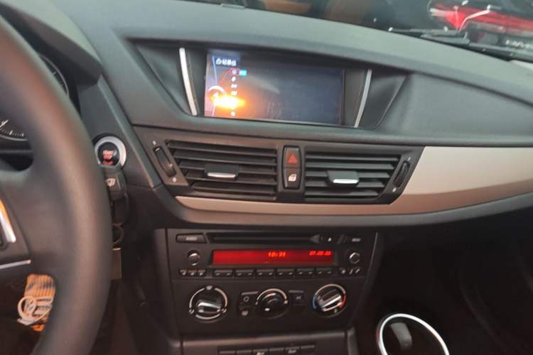 Used BMW X1 2014 sDrive18i Fashion Model Audio And AC Panel