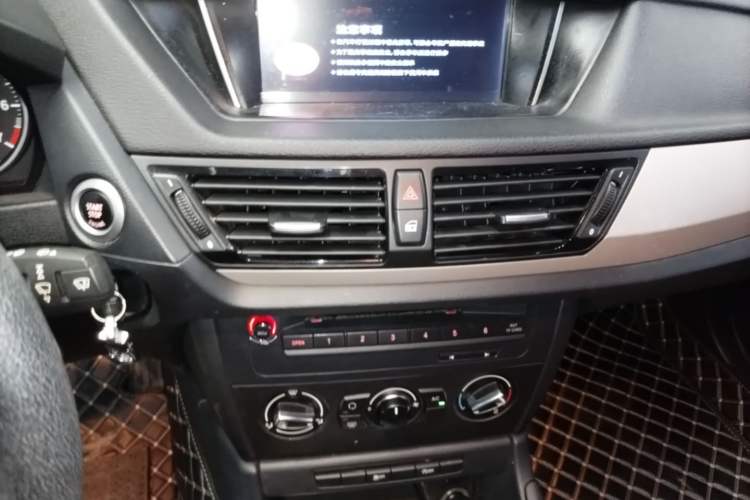 Used BMW X1 2014 sDrive18i Fashion Model Audio And AC Panel