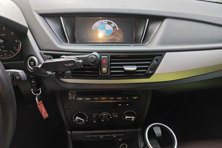 Used BMW X1 2014 sDrive18i Fashion Model Audio And AC Panel