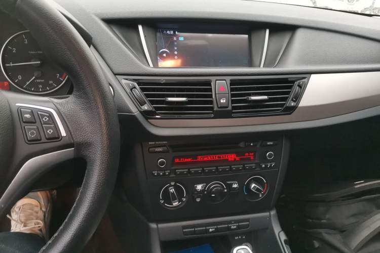 Used BMW X1 2014 sDrive18i Fashion Model Audio And AC Panel