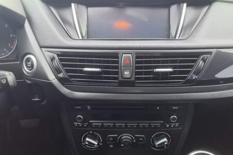 Used BMW X1 2014 sDrive18i Fashion Model Audio And AC Panel
