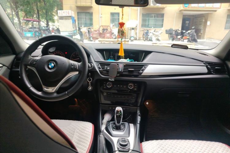 Used BMW X1 2014 sDrive18i Leading Model Center Console
