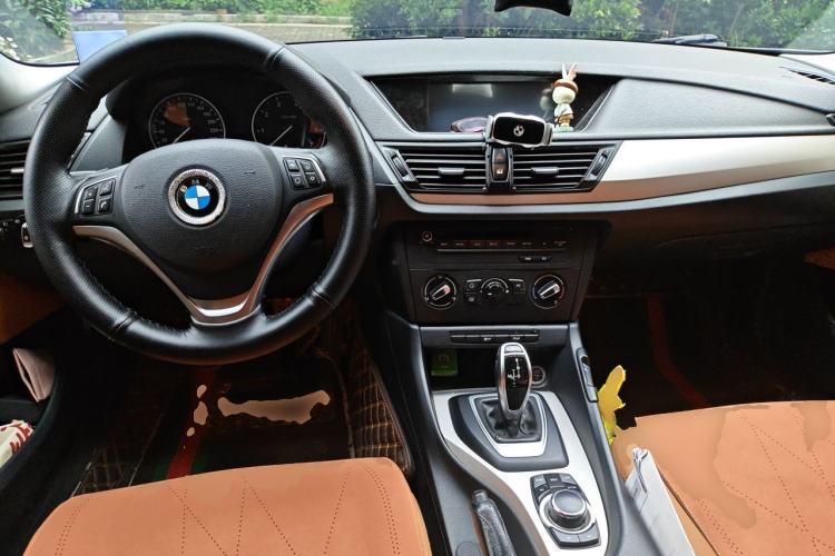 Used BMW X1 2014 sDrive18i Fashion Model Center Console