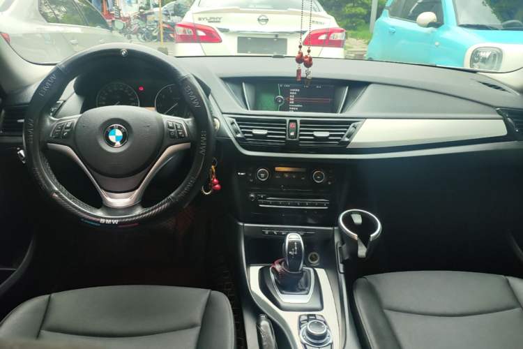 Used BMW X1 2014 sDrive18i Leading Model Center Console