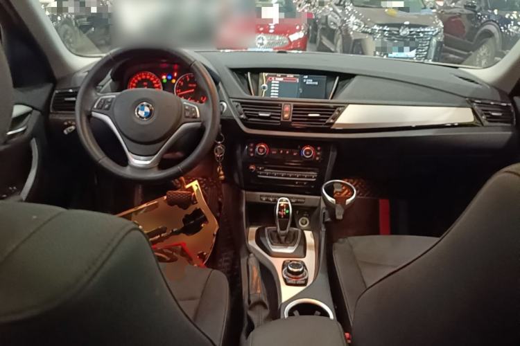 Used BMW X1 2014 sDrive18i Leading Model Center Console