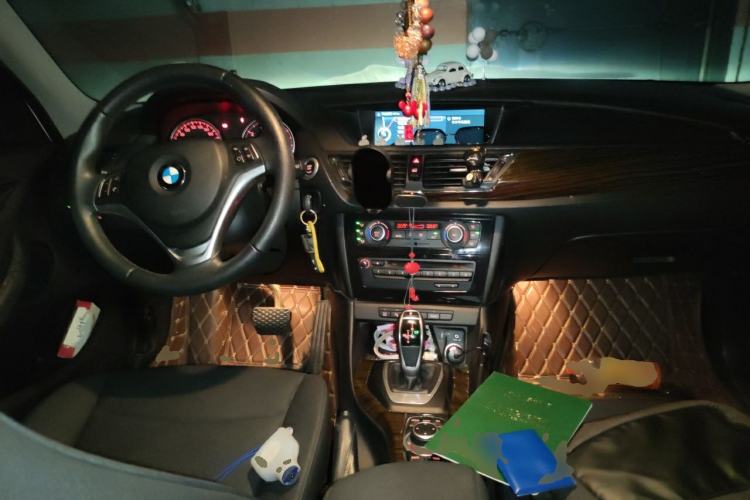 Used BMW X1 2014 sDrive18i Leading Model Center Console