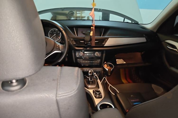 Used BMW X1 2014 sDrive18i Leading Model Center Console