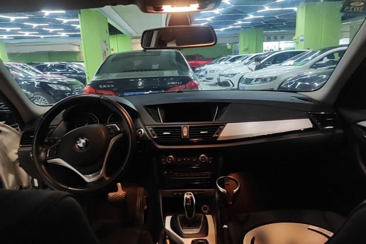 Used BMW X1 2014 sDrive18i Leading Model Center Console