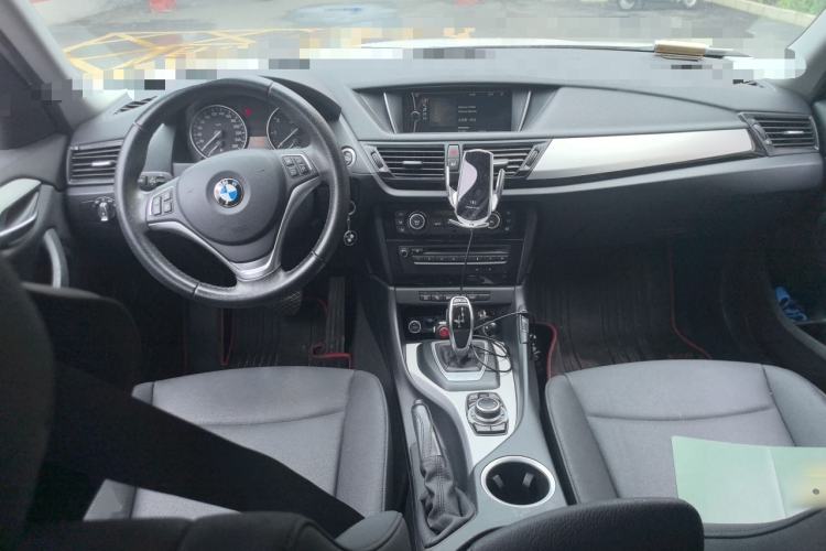 Used BMW X1 2014 sDrive18i Leading Model Center Console