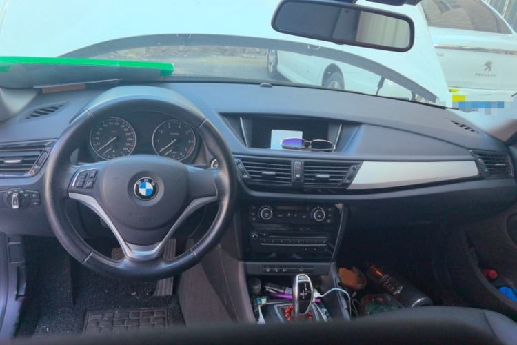 Used BMW X1 2014 sDrive18i Leading Model Center Console
