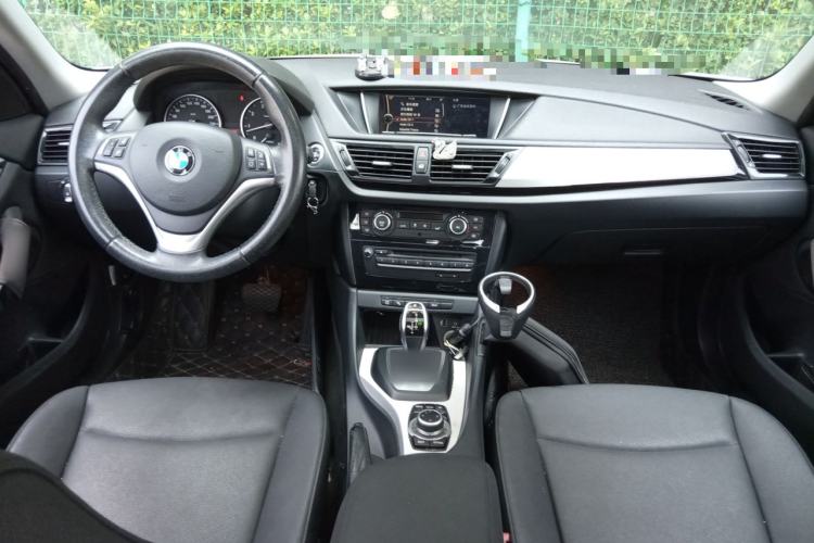 Used BMW X1 2014 sDrive18i Leading Model Center Console