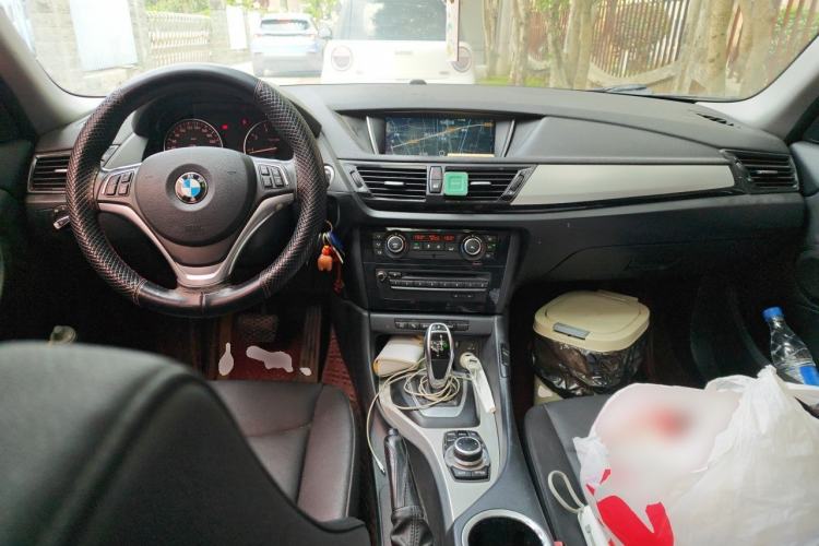 Used BMW X1 2014 sDrive18i Leading Model Center Console