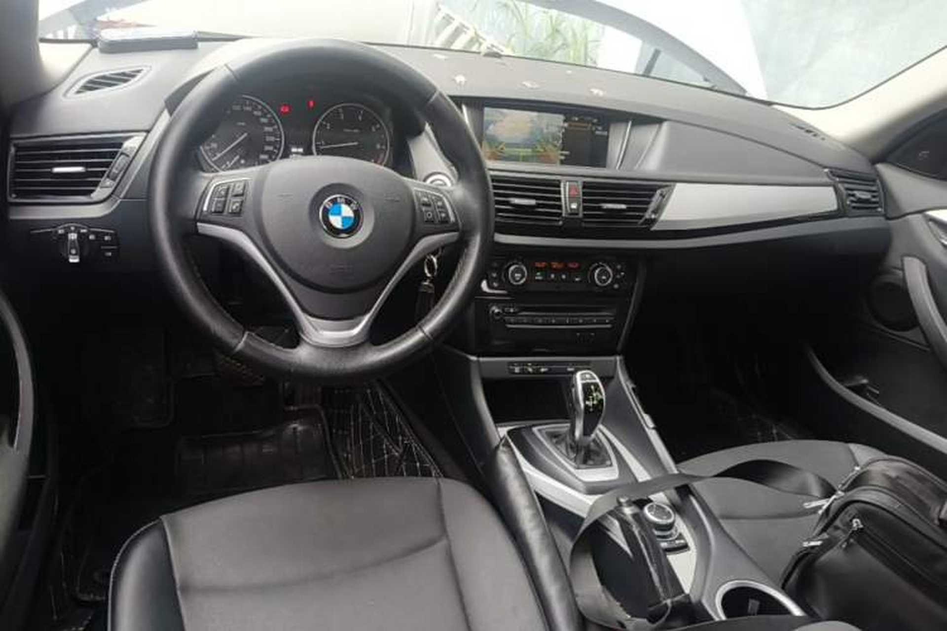 Used BMW X1 2014 sDrive18i Leading Model Center Console
