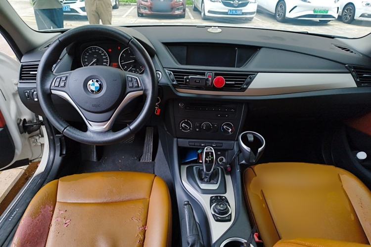 Used BMW X1 2014 sDrive18i Fashion Model Center Console