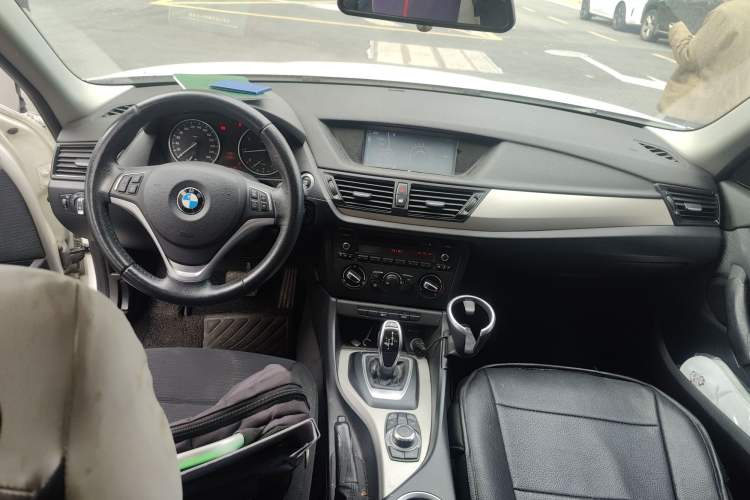 Used BMW X1 2014 sDrive18i Fashion Model Center Console