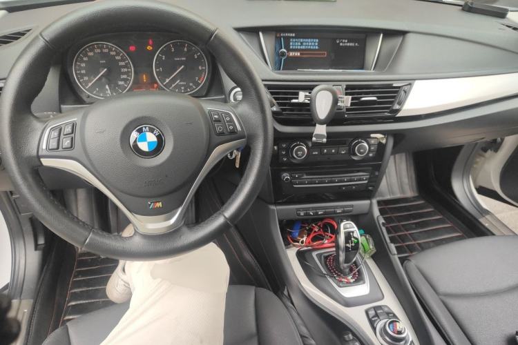 Used BMW X1 2014 sDrive18i Leading Model Center Console