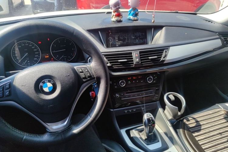 Used BMW X1 2014 sDrive18i Leading Model Center Console