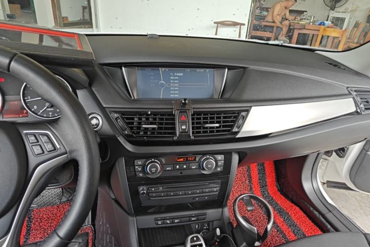 Used BMW X1 2014 sDrive18i Leading Model Center Console