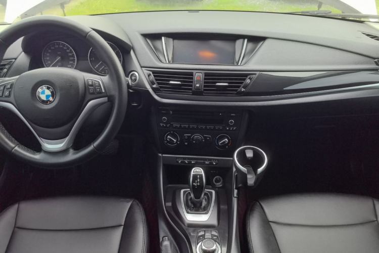 Used BMW X1 2014 sDrive18i Fashion Model Center Console