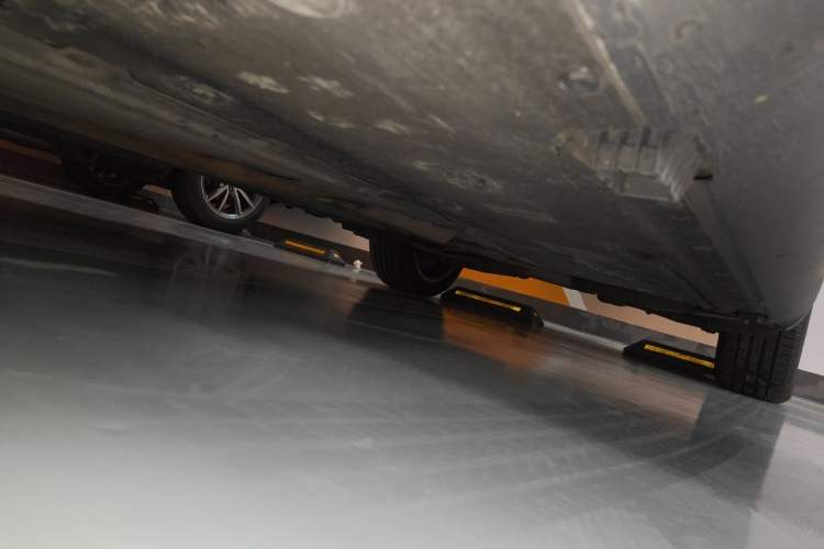 Used BMW X1 2014 sDrive18i Fashion Model Chassis Front Left