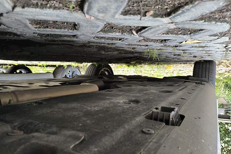 Used BMW X1 2014 sDrive18i manual model Chassis Front Right