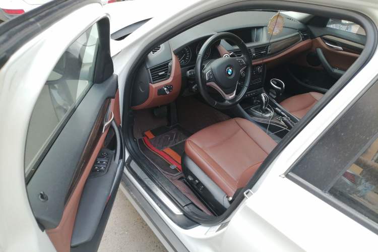 Used BMW X1 2014 xDrive20i X Design Package Driver Seat