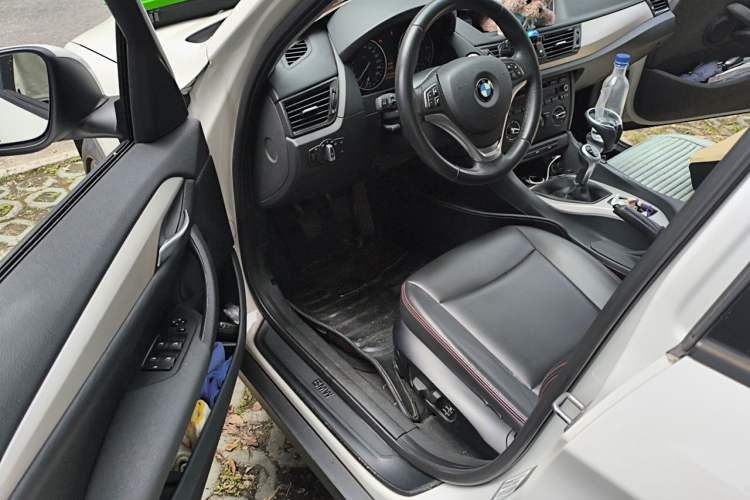 Used BMW X1 2014 sDrive18i manual model Driver Seat