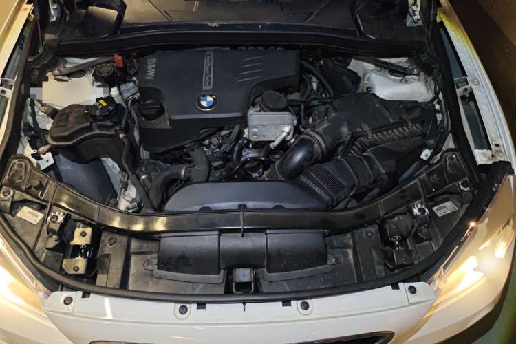 Used BMW X1 2014 sDrive18i Fashion Model Engine Bay