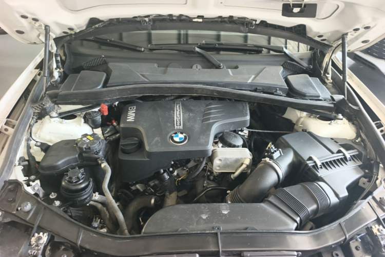 Used BMW X1 2014 xDrive20i Sports Design Package Engine Bay