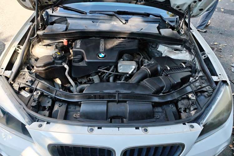 Used BMW X1 2014 sDrive18i Fashion Model Engine Bay