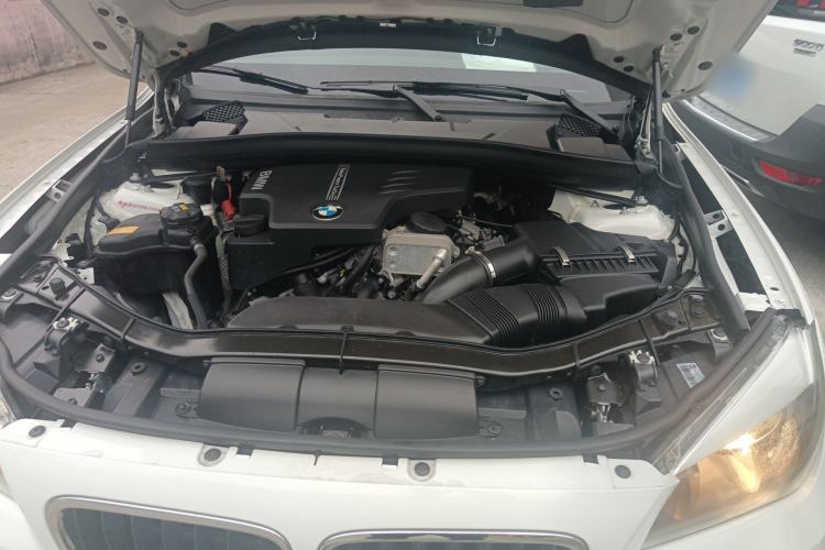 Used BMW X1 2014 sDrive18i Fashion Model Engine Bay