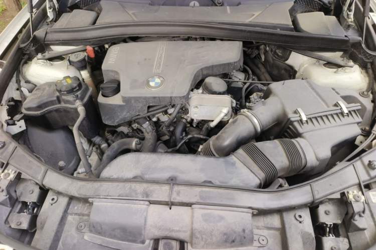 Used BMW X1 2014 sDrive18i Fashion Model Engine Bay