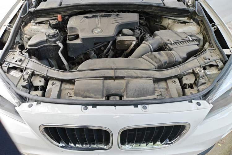 Used BMW X1 2014 sDrive18i Fashion Model Engine Bay