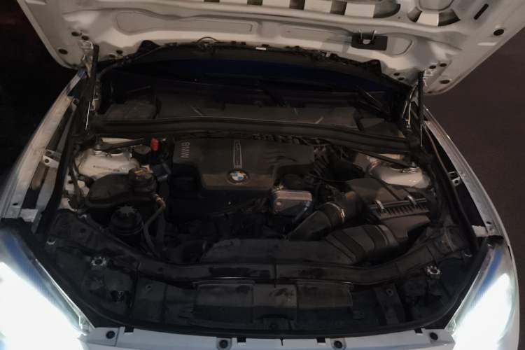 Used BMW X1 2014 xDrive20i Sports Design Package Engine Bay