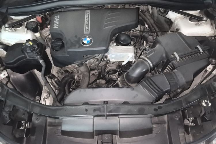 Used BMW X1 2014 sDrive18i Fashion Model Engine Bay