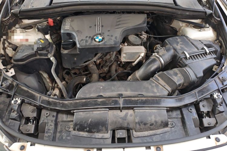 Used BMW X1 2014 sDrive18i Fashion Model Engine Bay