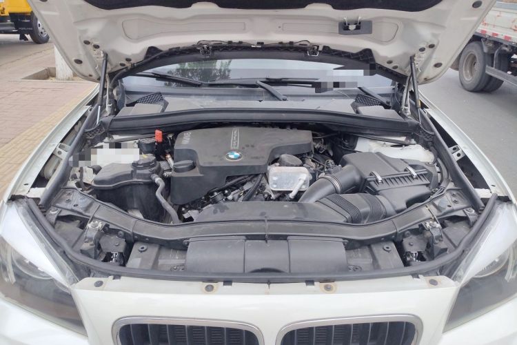 Used BMW X1 2014 sDrive18i Fashion Model Engine Bay