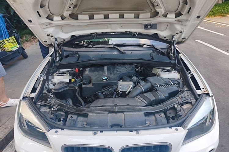Used BMW X1 2014 sDrive18i Fashion Model Engine Bay
