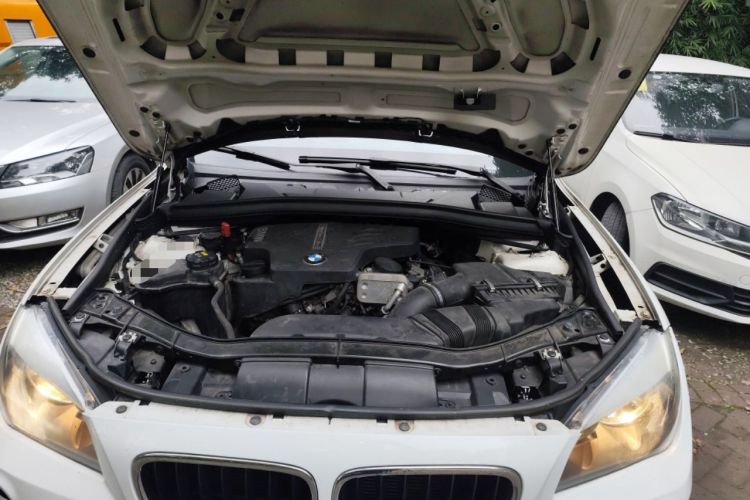 Used BMW X1 2014 sDrive18i Fashion Model Engine Bay