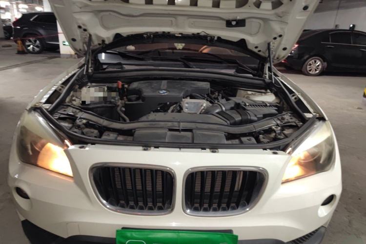Used BMW X1 2014 sDrive18i Fashion Model Engine Bay