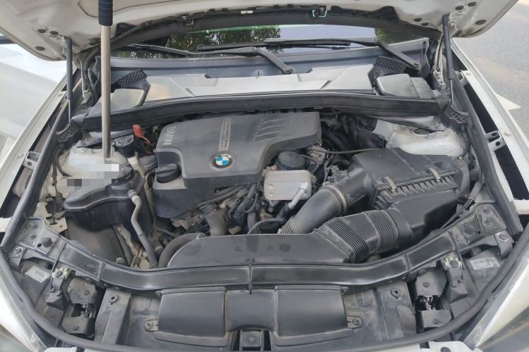 Used BMW X1 2014 sDrive18i Fashion Model Engine Bay
