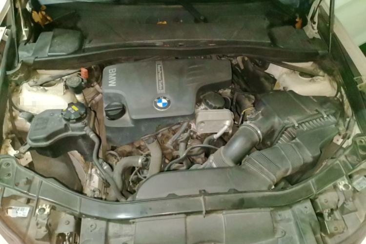 Used BMW X1 2014 sDrive18i Fashion Model Engine Bay