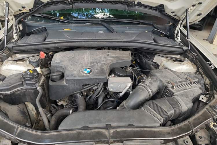 Used BMW X1 2014 sDrive18i Fashion Model Engine Bay